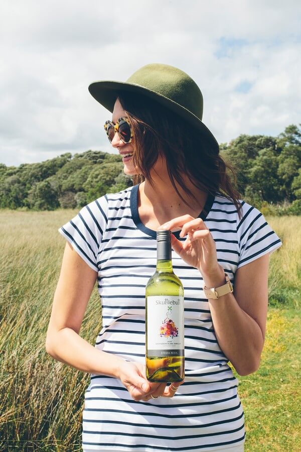 lady with stella bella skuttlebutt wine